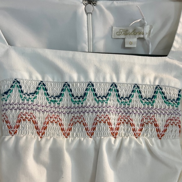 SHOSHANNA Day Dress with embroidered bib NWT Size 0 - Picture 4 of 6